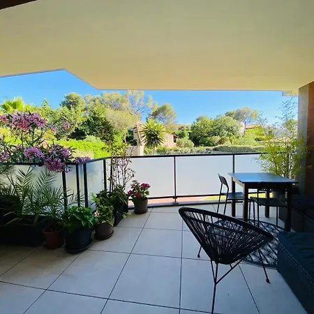 Un Coin De Tranquillité Non Loin De La *