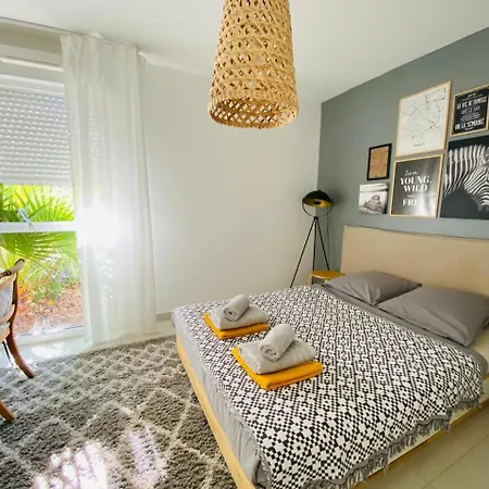 Un Coin De Tranquillite Non Loin De La Апартаменты